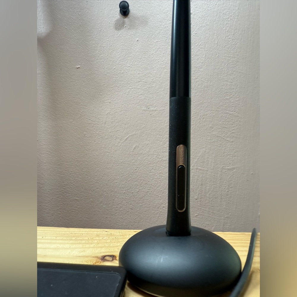 GUC Wacom Intuos Pro Tablet, Model PTH-660 - Picture 4 of 6